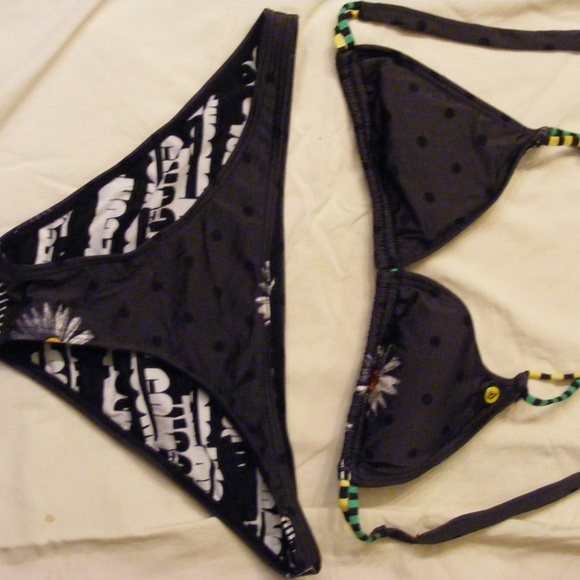 Volcom reversible swimsuit - Picture 2 of 2